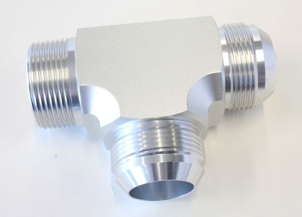 TEE -20AN WITH 1-1/4" NPT ON  SILVER AN TEE WITH NPT ON RUN