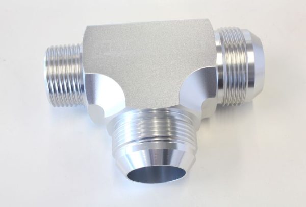 TEE -20AN WITH 1" NPT ON RUN  SILVER AN TEE WITH NPT ON RUN