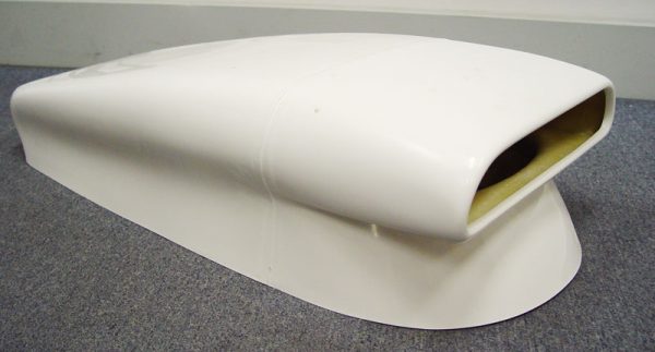 FIBREGLASS SCOOP MID RACE     L780MM X H200MM X W350MM