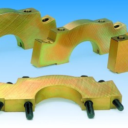 HOLDEN 253 304 308 4 BOLT MAINCAPS SPLAYED ( 3 CAPS ONLY )