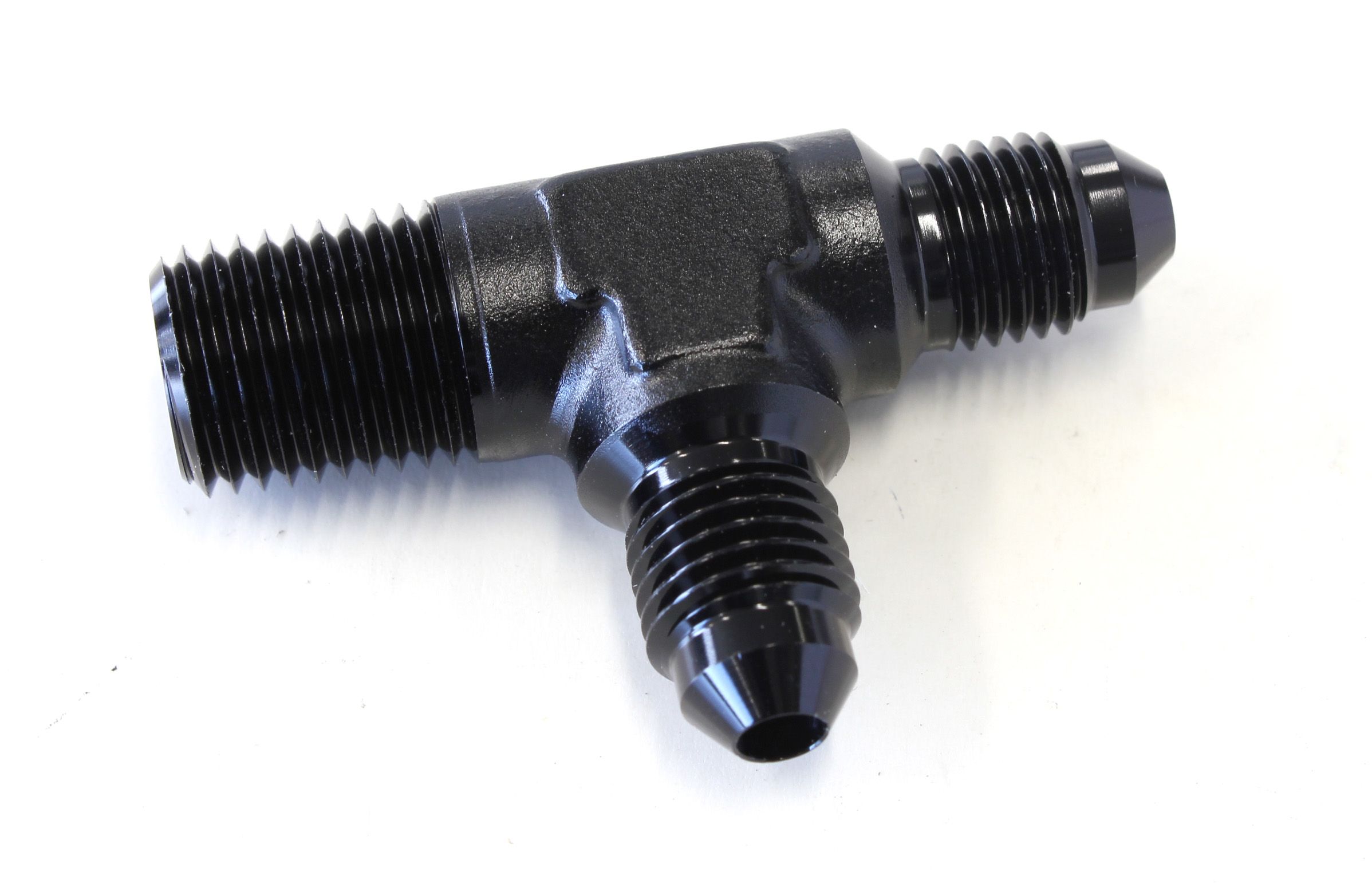 TEE -4AN WITH 1/4" NPT ON RUN BLACK AN TEE WITH NPT ON RUN